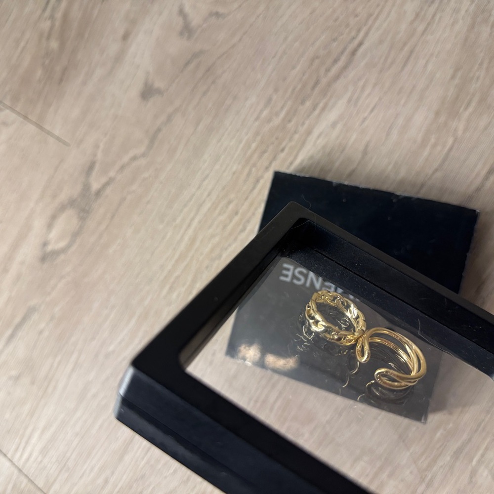 Commense gold Ring Set